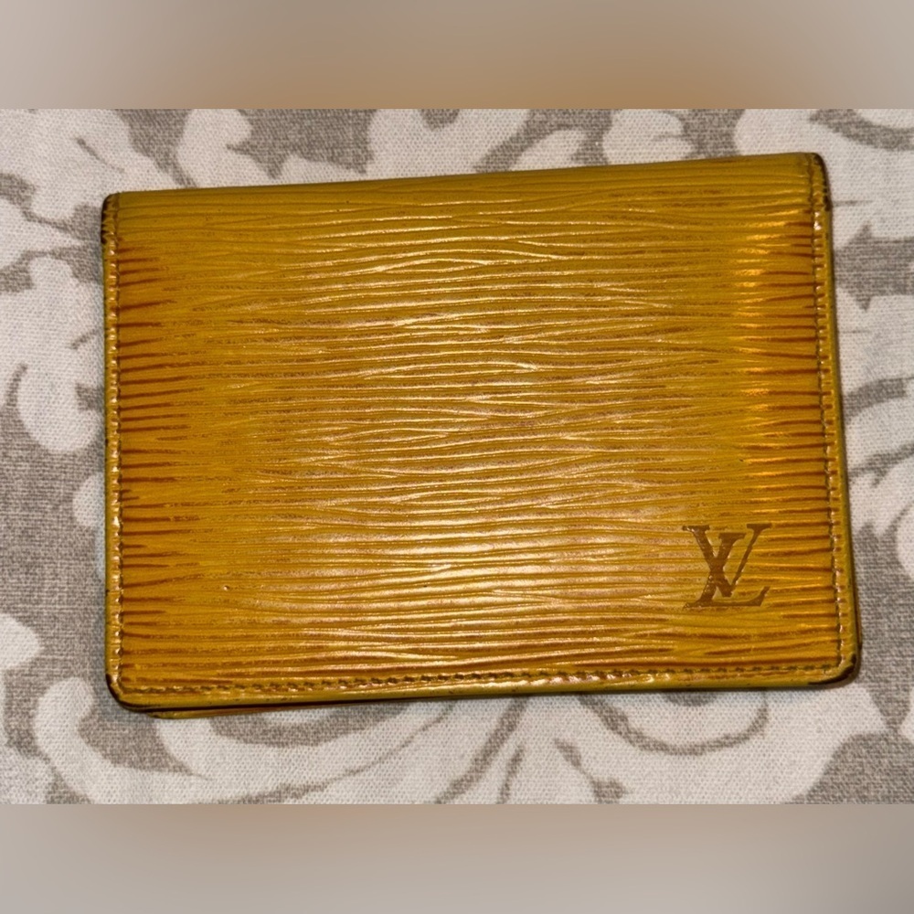 Louis Vuitton Epi Yellow with Purple Interior Card Holder - Picture 14 of 16